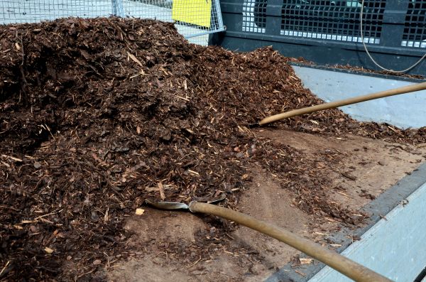 Cedar Bark Delivery in New Lenox